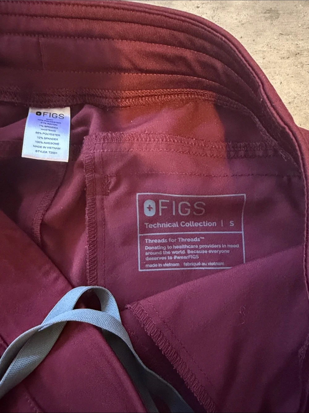 Figs Men's Burgundy Cargo Scrub Pants Size Small Straight Leg
